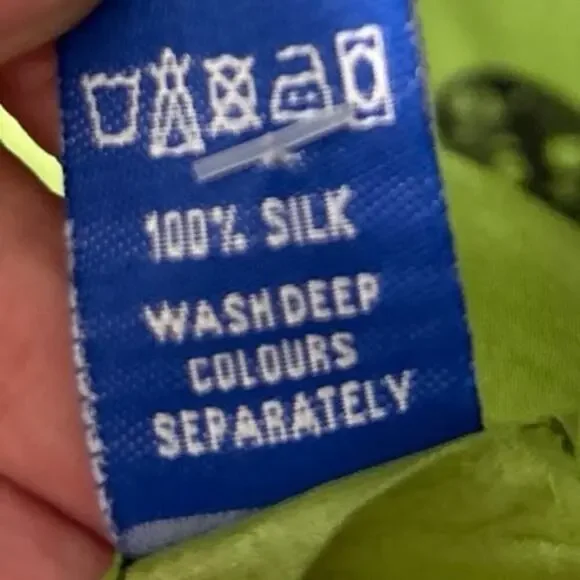 RAJ 100% Silk Green & Black Skull Print Scarf - Picture 6 of 7